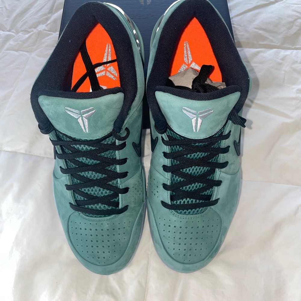 Nike Zoom Kobe 4 Girl Dad- Size 11 - Picture 3 of 8